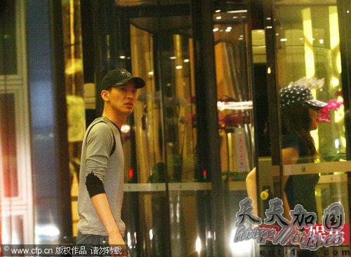 ��������ҹЯ����Ů�ӻؾƵꡣ