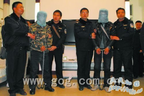 一家三口奔丧途中遭劫杀3月婴儿被摔死(图)