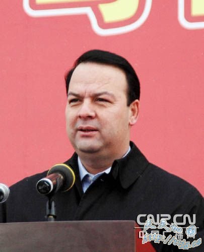 555辆巡逻车开进乌鲁木齐社区(组图)