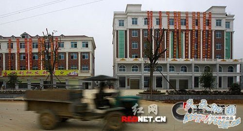 �칫¥����600��ռ��700ƽ�� ��8�˰칫(��ͼ)