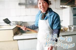 ѧ����Ӵ�����ʦȭͷ��ֹ ѧУ����׷������