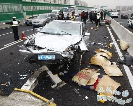 ���¸��س�ͷ���������������������屻�ڸ�