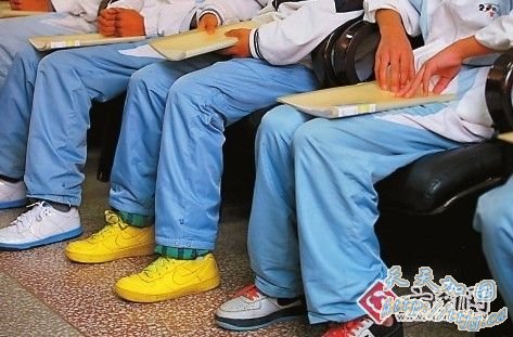 �����ٶ�һ�б����¼� 7��������������У�Ͽ�