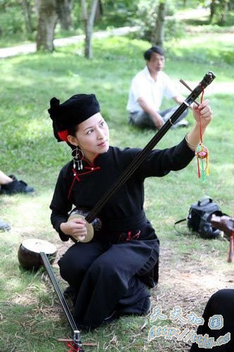 ̽����Խ�߾�����Ů��