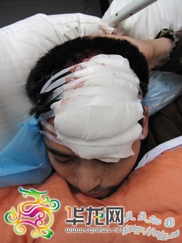 ��ѧ�����ҵ��Կ����� ������Ⱥ�ں�Χ�ܻ�(ͼ)