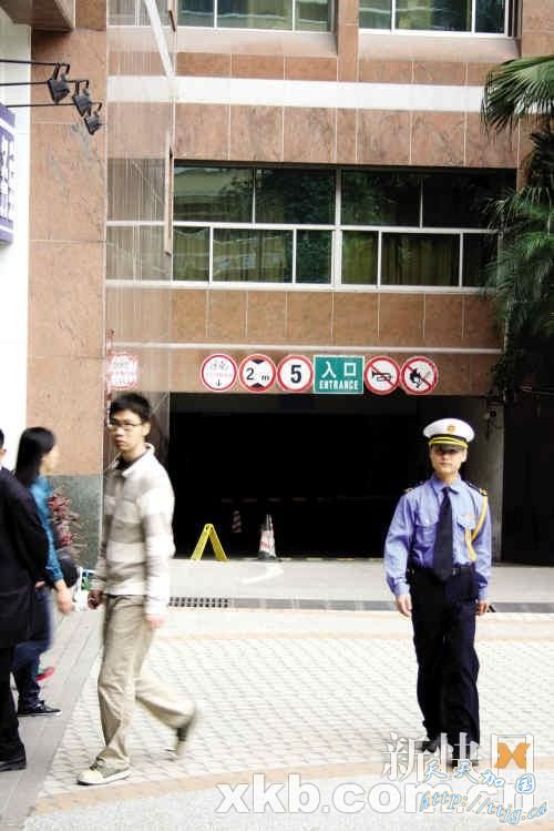 广州男子医院跳楼砸伤过路妙龄女
