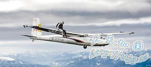 ����ǧ�׸߿շ���ͷ��һ�ɻ�������һ��