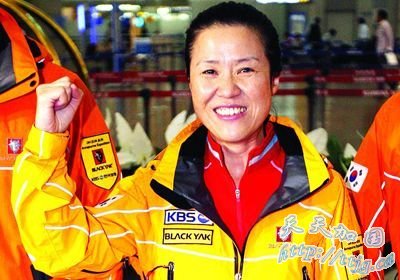 韩国44岁女子登8000米高峰提升国家形象(图)