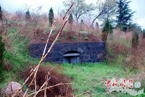 ��ɽ�������޽�300ƽ�׵ع�����������(ͼ)