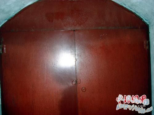 ��ɽ�������޽�300ƽ�׵ع�����������(ͼ)