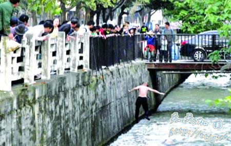 Ů����ͭ�̺��������������������(��ͼ)