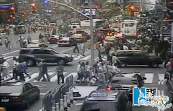 ����5��2��������ŦԼ���������ļ��ͼƬ��ʾ�˷��ֱ�ը���붨ʱװ�õ��ղ��������˶��Ͷ๦�ܳ����ң�������ŦԼʱ���㳡1�հ�������δ����
��ը���¼��󱻷�����2���峿�󲿷��������������������˿��š� �»���/·͸