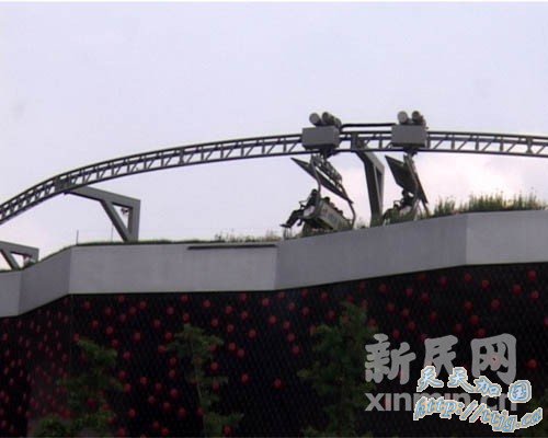 瑞士馆缆车6月1日突发故障 2岁孩子悬在半空