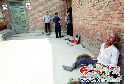��ĸ�ɰ���Ů��͵Ǯ ����Ź����Сʱ��������