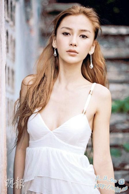 Angelababyд���߽������Ӧ�����������Ը�