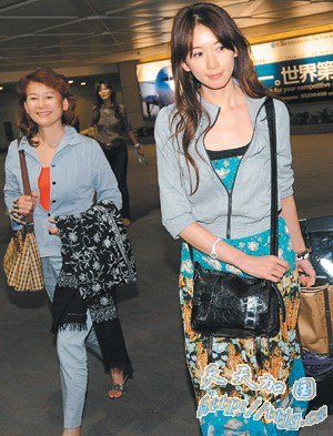 ��־��(��)�����վ�������ͬĸ��(��)�Ӷ�����̨(ͼƬ��Դ�����ϱ�)