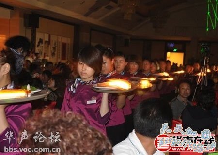 ɽ��һ��ԱΪ������ ֪�������Ը�Ů�ɸ�������(��ͼ)