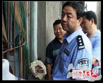 &ldquo;��ǹ�����е����Ұְ֣�&rdquo;(��ͼ)