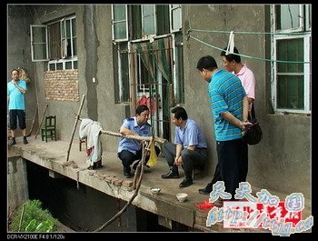 &ldquo;��ǹ�����е����Ұְ֣�&rdquo;(��ͼ)