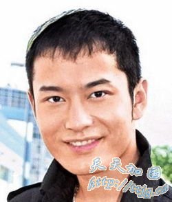 黄晓明旧照曝光疑整容知情人称半年打次瘦脸针