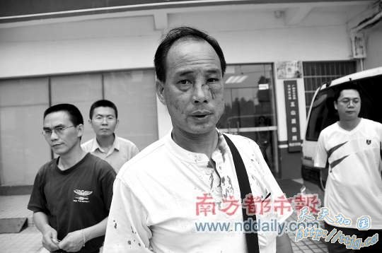 </p><p>����ļ�У����������˵����֪�������ǹ���Ա���������ߣ��ܾ��˶Է�˽�˵�����&nbsp;�϶�����&nbsp;������&nbsp;��</p><p>