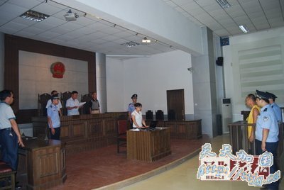 ��ʦ���19��СѧŮ������13��(ͼ)