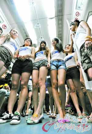 ���ڵ���13��Ů�����ѿ� ��������̼����