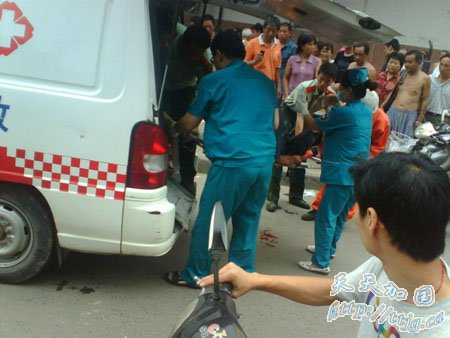 郑州一洗浴中心发生爆炸 10人受伤最小伤者4岁