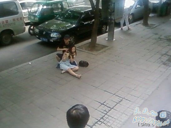 ���ӵ��ֽٳ�Ů�� ���쾯���ɹ��������(��ͼ)