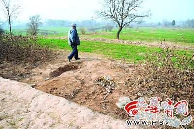 西安秦始皇祖坟被挖 36米盗洞直通主墓室(图)