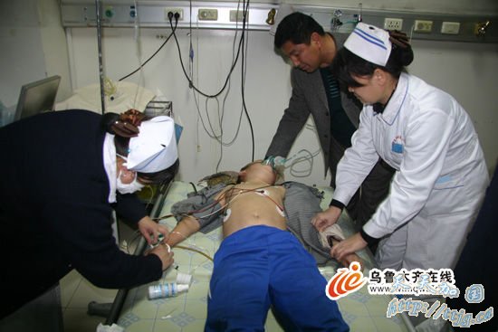 新疆阿克苏小学踩踏致41人伤 7人伤重