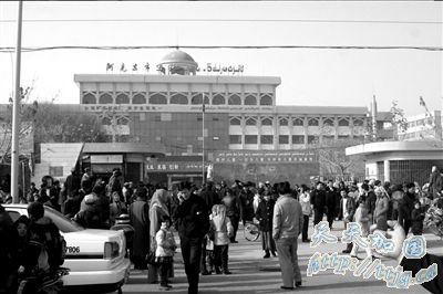 新疆阿克苏发生校园踩踏事故(组图)