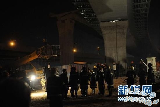 �Ͼ��߼ܸ������෭�¹�3�������˱�����