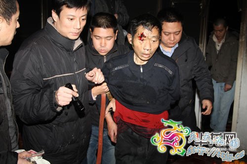 С�������ֳ�����Ůʬ �ӷ�������28¥��̨��(ͼ)