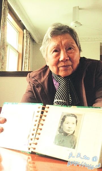 �������߶��ҽ��غ�ɫŮ�ع�60���&ldquo;�ؼ�&rdquo;֮·(��ͼ)