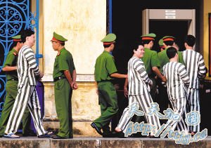 越共党代会前强调不搞多党制(图)