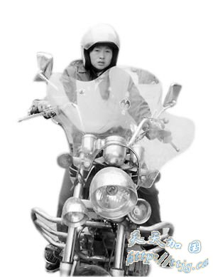 Ů����Ħ��2000����ؼҿ����� Ϊ��ȫŮ����װ