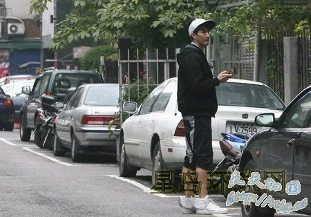 蔡依林与绯闻男友锦荣理发店密会 破分手传言