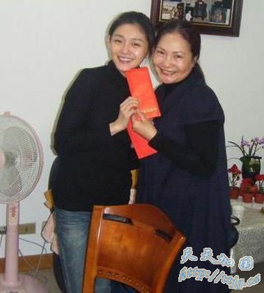 大S携婆婆与亲妈东京游 收服长辈招数高