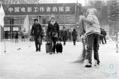 北影今年计划招生488名 周冬雨报名由家人代劳
