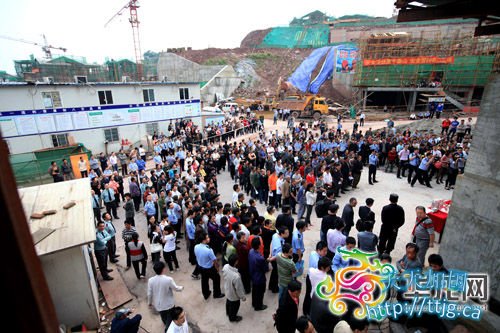 �����������������й�����&ldquo;4.30&rdquo;ר���飬Ƿн�񹤹��ʶԸ��ֳ���Ƿн���ڵȴ���Ǯ