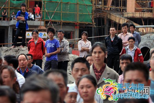 �����������������й�����&ldquo;4.30&rdquo;ר���飬Ƿн�񹤹��ʶԸ��ֳ������ٹ������ֳ��ۿ�